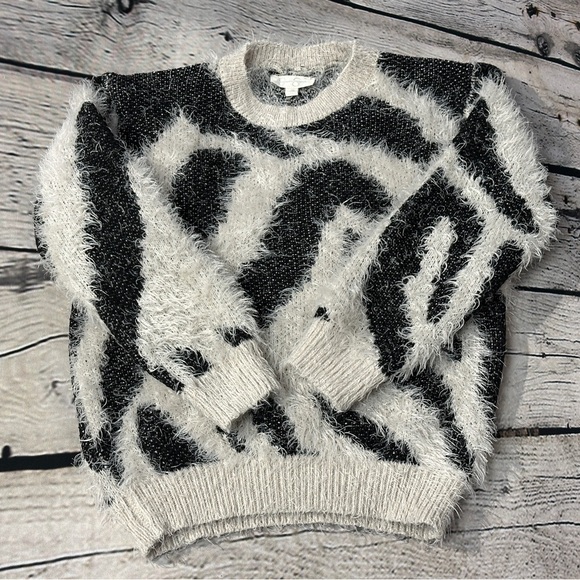 Jessica Simpson Fuzzy Black and Cream Sweater - Picture 5 of 6